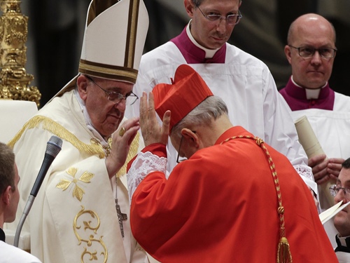 Popiežius supaprastina kardinolų ir vyskupų patraukimo atsakomybėn procedūrą